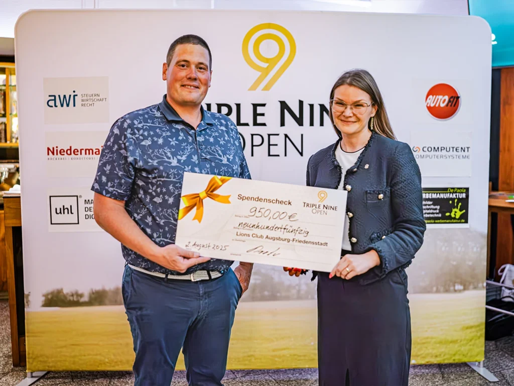 Übergabe Spendenscheck der T9 Open an Lions Club Augsburg Friedensstadt